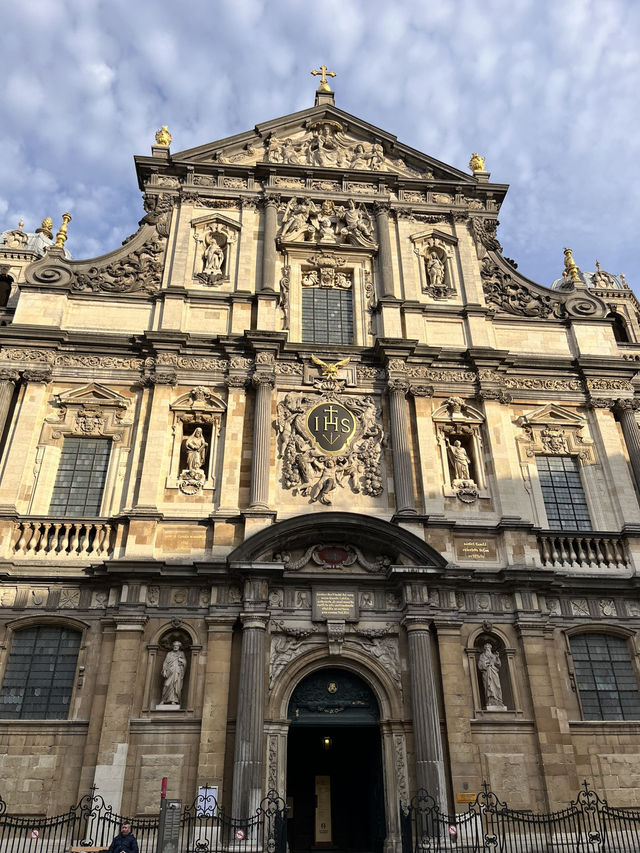 ⛪華麗な内装に思わず見惚れるバロック教会|Sint-Carolus Borromeuskerk(アントワープ) ⛪華麗な内装に思わず見惚れるバロック教会|Sint-Carolus Borromeuskerk(アントワープ)