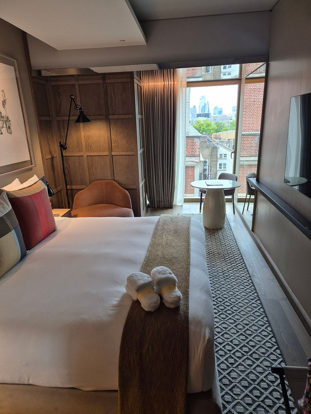 🌟 The Londoner: Ultimate Luxury in the Heart of the West End