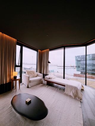 Icelandic Luxury Beneath the Northern Lights 🇮🇸