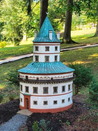 Открывая парк Богеминиум: чешские мини-чудеса в Марианских Лазнях 🇨🇿✨