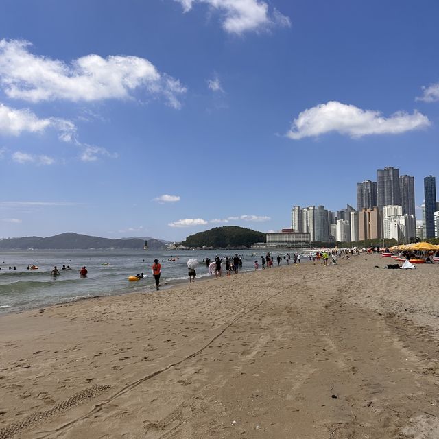 Busan’s best beach, Haeundae Beach 🏝️🌞🌊