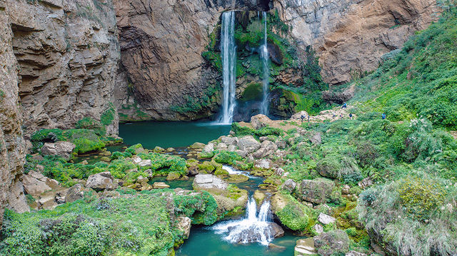 貴州的羊皮洞瀑布，瀑布旁邊的溶洞還可以探險