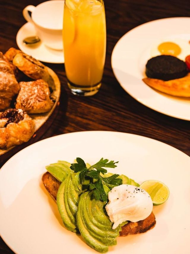 🌟✨ Leeds Luxe Life: Dakota's Dazzling Stay! ✨🌟