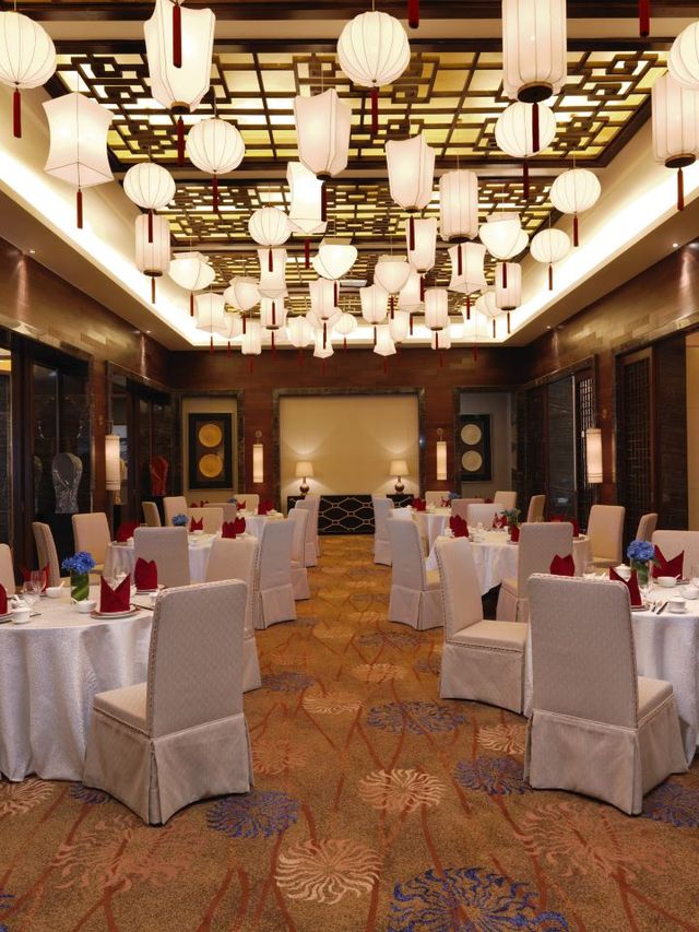 🌄🏨 Escape to Serenity: Sheraton Changbaishan's Mountain Majesty 🌲