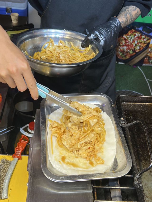 在麗江,全是本地人都來逛的夜市!! 在麗江,全是本地人都來逛的夜市!!