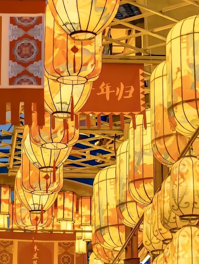 大唐盛景重現：西安大唐不夜城的璀璨之夜。