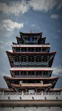 鸛雀樓:中國四大名樓之一,因王之渙《登鸛雀樓》的詩而聞名中外。