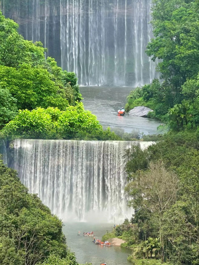 重慶旅遊，去萬州看亞洲第一大瀑布。