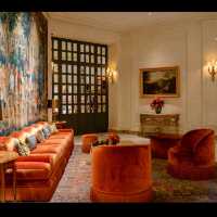 Luxurious hotel in paris 