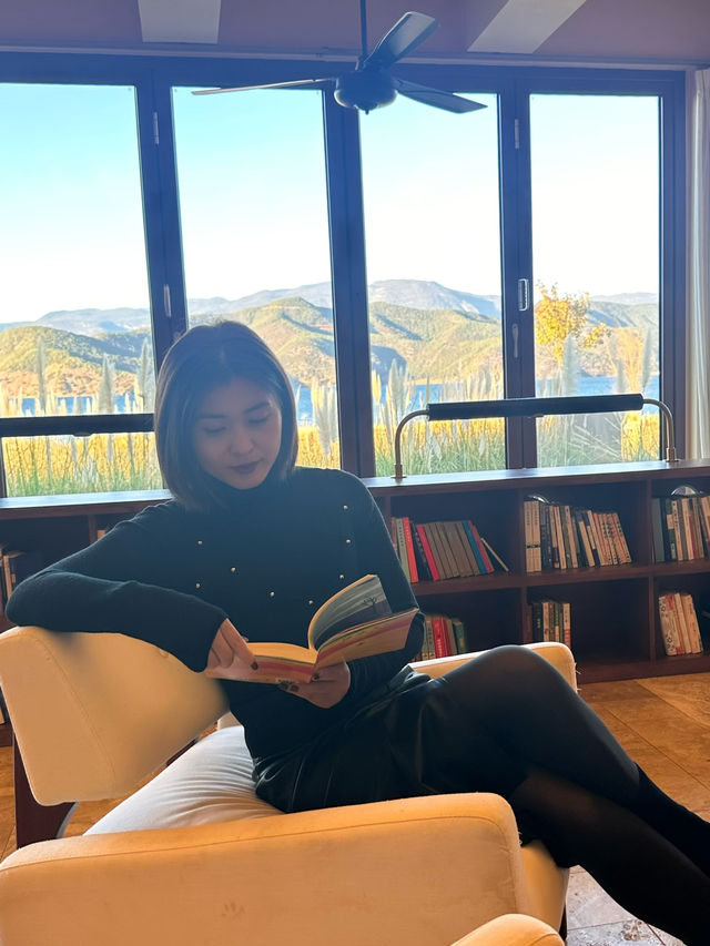 為了這扇油畫窗飛去雲南