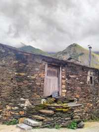 A Summer Day in Santiago de Peñalba: A Hidden Paradise ⛰️🏡