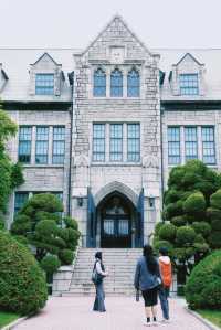 在首爾逛韓國知名大學-梨大&延大