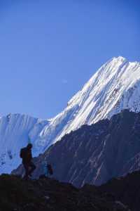 那抹勒多曼因藍！攀登6112米技術雪山！