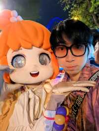 當我假扮NPC與遊客合照！應該不會被拆穿吧