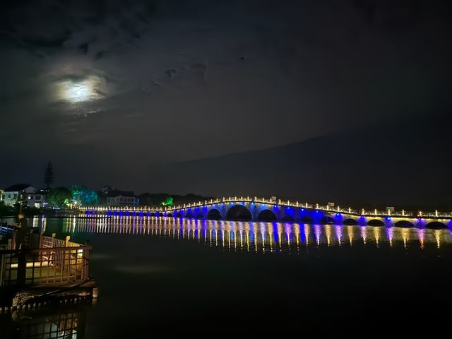 夜遊周莊,沉浸式體驗江珊嘅《夢裡水鄉》 夜遊周莊,沉浸式體驗江珊嘅《夢裡水鄉》