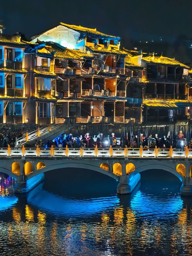 夜泊沱江，一盞燈火千年等