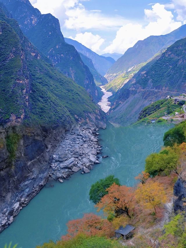 虎跳峽徒步攻略｜人生必去的震撼峽谷之旅