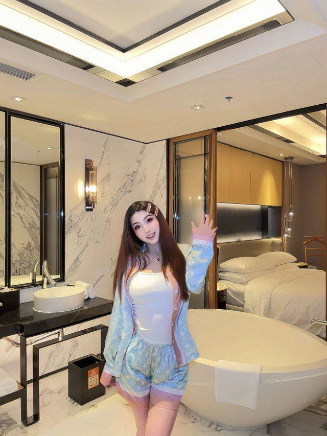 將雙子塔同鼓浪嶼裝入房間嘅廈門泰地萬豪酒店