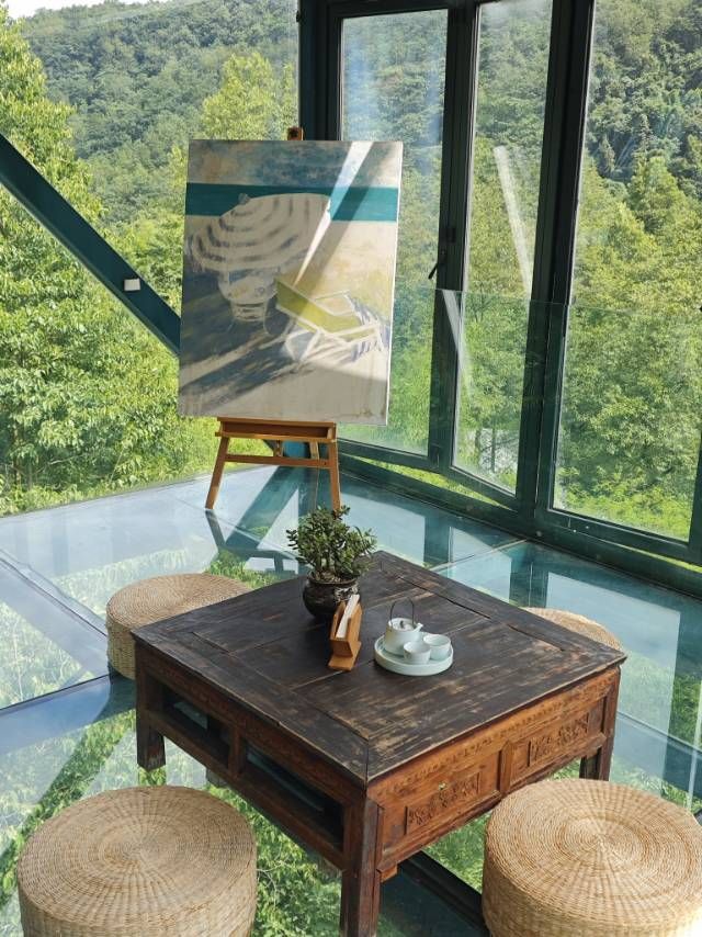 山林為幕，書香作伴——山間酒店嘅治癒空間密碼