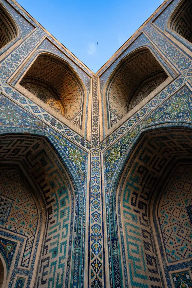 Samarkand, the Blue Legend of "One Thousand and One Nights"