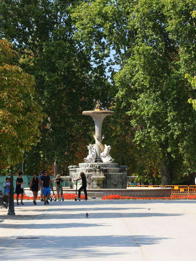 麗池公園：馬德里市區綠寶石般的休閒勝地