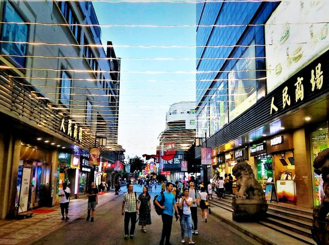 Exploring Yiwu’s Vibrant Night Snack Streets and Dining Hotspots