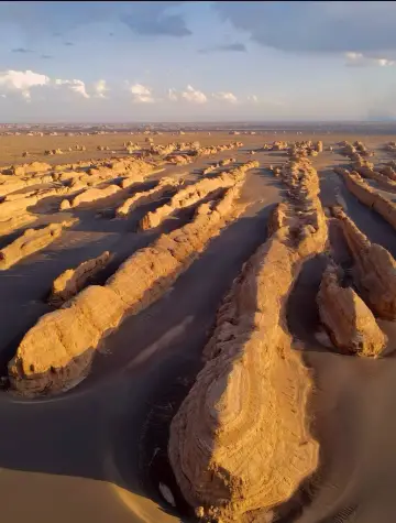 這裡就是火星在地球的辦事處吧！西域魔鬼城 敦煌雅丹