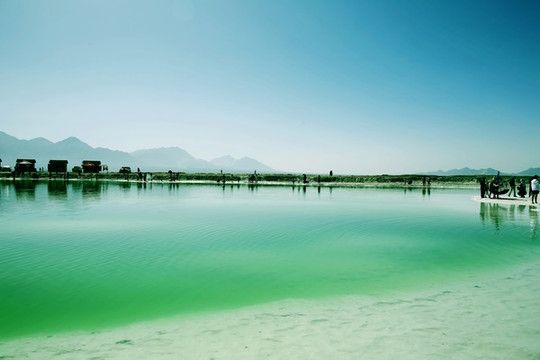 青海翡翠湖:高原上的童話世界,你絕不能錯過的「人間仙境」!? 青海翡翠湖:高原上的童話世界,你絕不能錯過的「人間仙境」!?