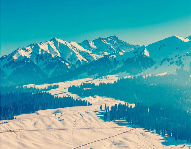 中國六大絕美雪景地!每一幀都美到窒息!快收藏! 吉林-長白山 長白山天池封凍期美得像仙境! 中國六大絕美雪景地!每一幀都美到窒息!快收藏! 吉林-長白山 長白山天池封凍期美得像仙境!