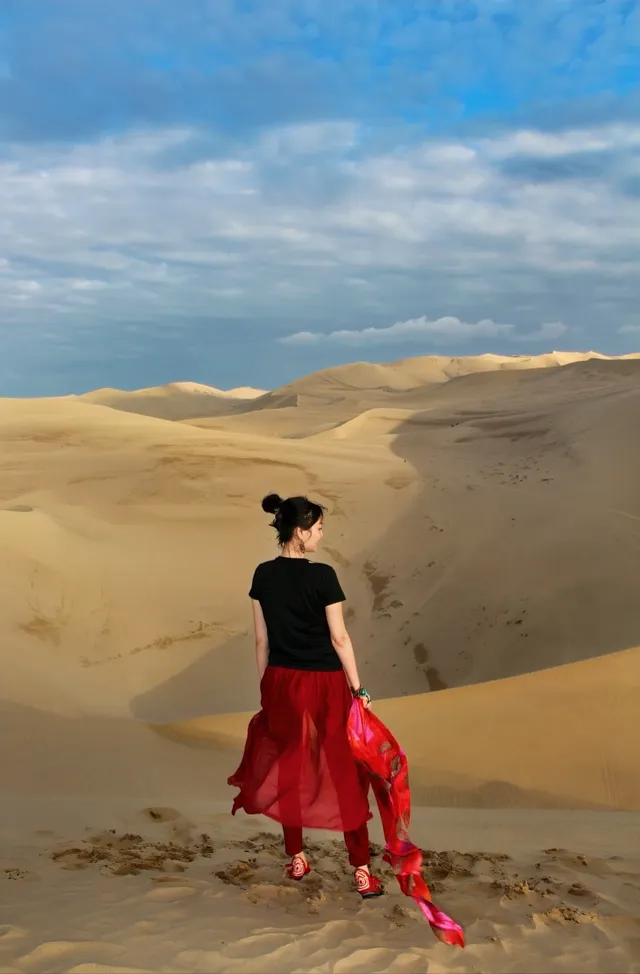 飛沙不落的月牙泉