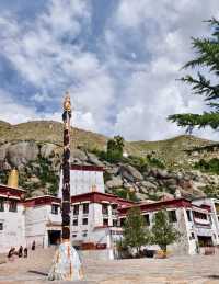 午後色拉寺,我在拉薩看了一場激烈的辯經