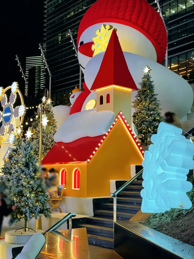 12.2日實況陸家嘴冰雪童話世界太浪漫了 12.2日實況陸家嘴冰雪童話世界太浪漫了