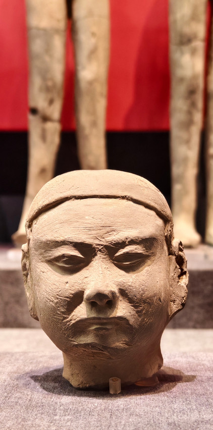 Quickly Understand the Art of Carved Stone Portraits | Trip.com