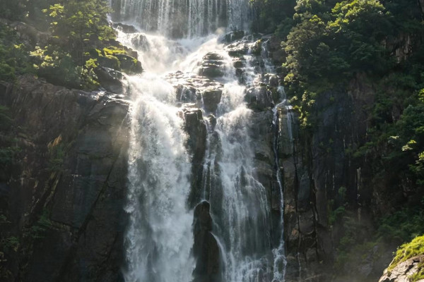 天台山大瀑布｜仙気漂う浙江東部第一の滝、完全ガイドで天台へ | Trip