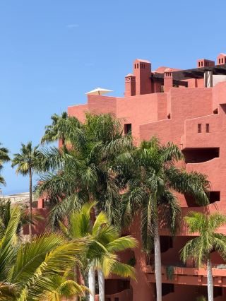 Almost Perfect Five-Star Hotel!