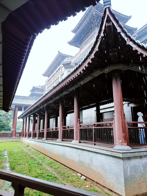 Changsha Tongguan Kiln | 🌧 Misty Tang-style night views, perfect for photos 📸