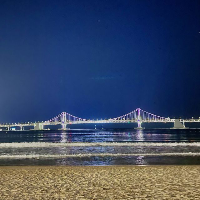 낮과 밤 모두 아름다운 부산 광안리 해수욕장