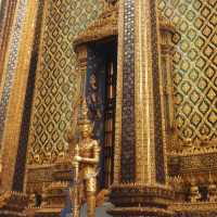All that GLITTERS is the GRAND PALACE!