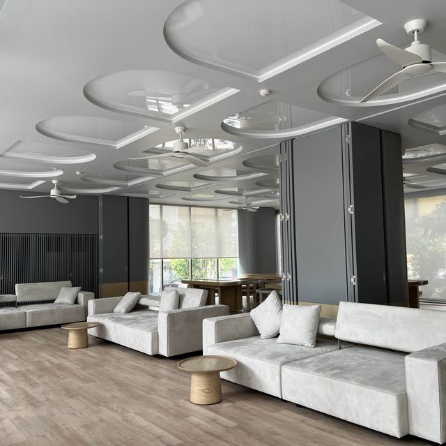 เที่ยวใกล้ๆ กับโรงแรมสุดคิ้วบ์ Terra Nara Hotel