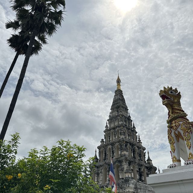 วัดเจดีย์เหลี่ยม ประตูสู่นครโบราณ📍