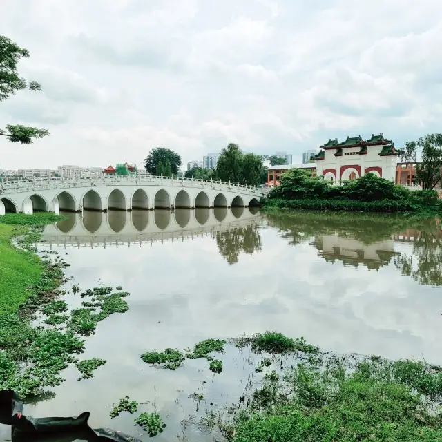 Jurong Lake Gardens: Nature, Play, Learn