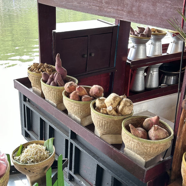 Floating Market Lembang foodies