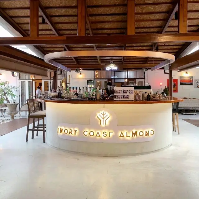 รีวิวIVORY Coast Almond - Homemade Café & Dining 