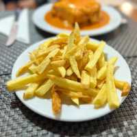《🇵🇹葡萄牙旅行》波圖名物Francesinha🥪