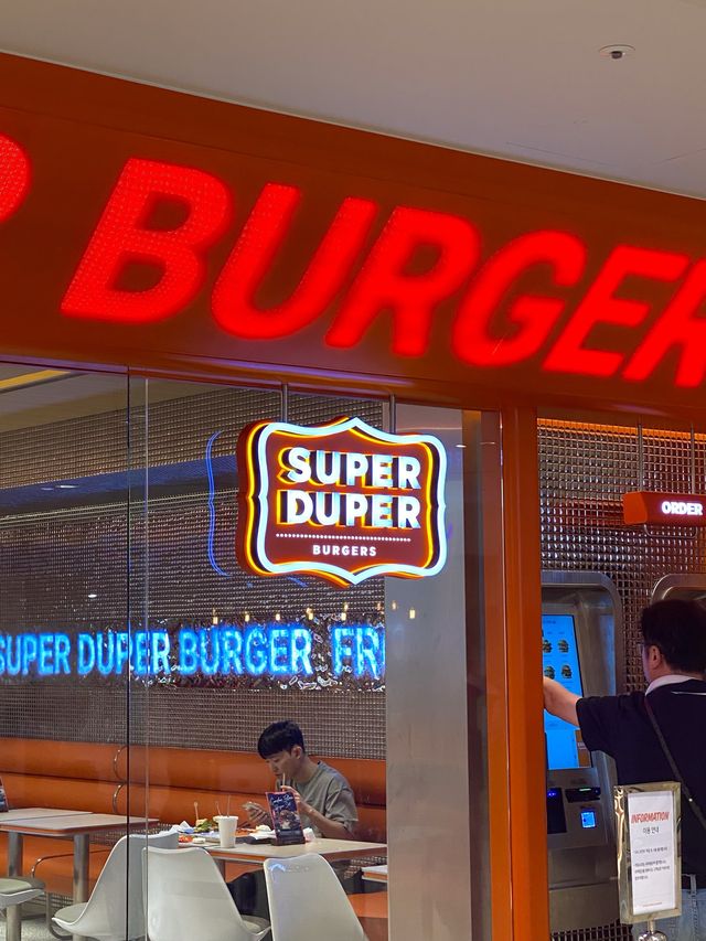 I got that Supa luv Burger, 슈퍼두퍼버거🍔