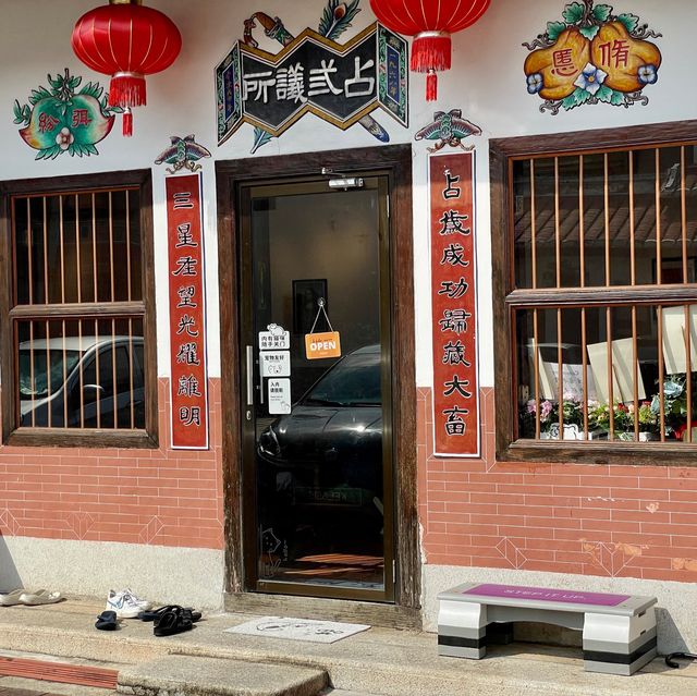 Celebrating Malaysia's Heritage with Cats