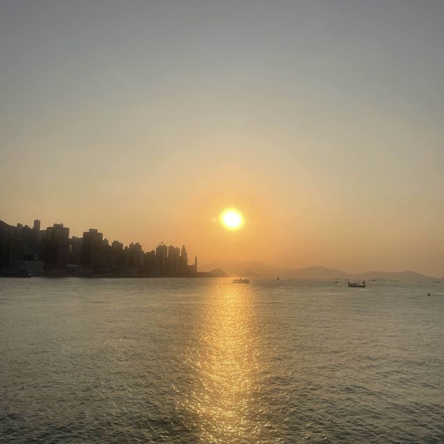 Central to Tsim Tsa Tsui Ferry ( To Harbour TST)