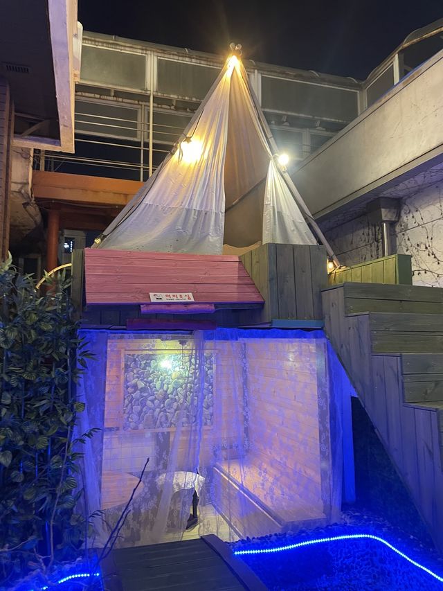 청주 24시간 운영하는 테마카페🎡 인공폭포가 흐르는 ‘나인원 cafe’