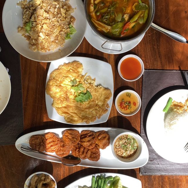 ทานข้าวกลางป่าใหญ่ ที่ร้านอาหารตำนานป่า ระยอง 🏕️