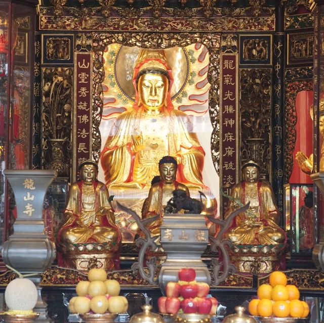 Longshan Temple ⛩️ Longshan Temple ⛩️